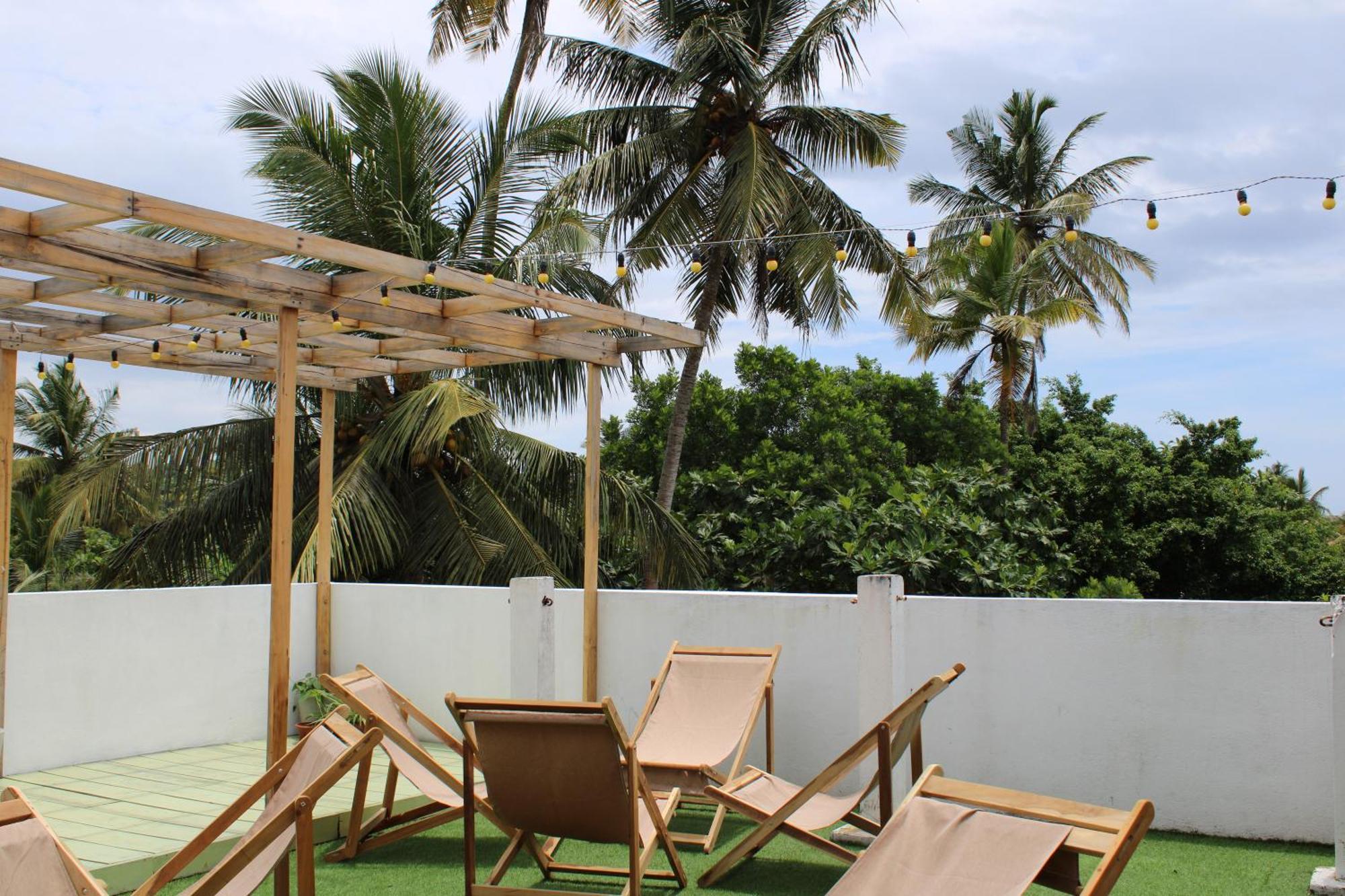 Sun & Moon Hostel Mirissa Luaran gambar